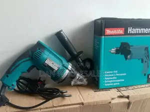 Makita 710W Hammer Drill 