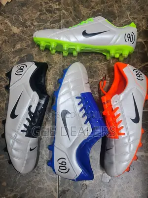 T90 Football Boots Size 39-45>Total 90