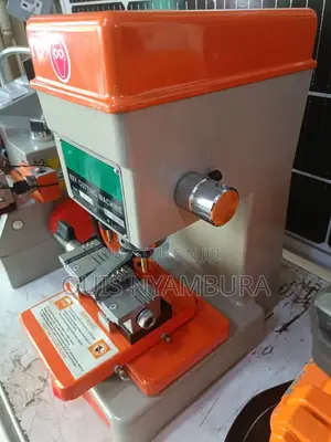 Key Cutter Key Cutting Machine .