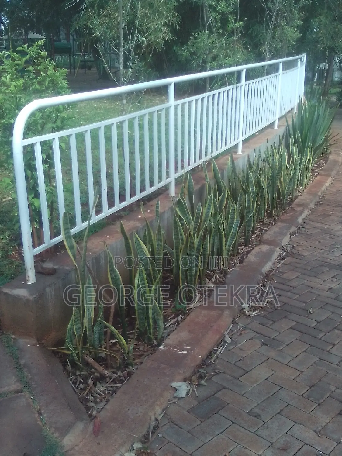 Landscaping, Lawn Mowing Trimming And Designing