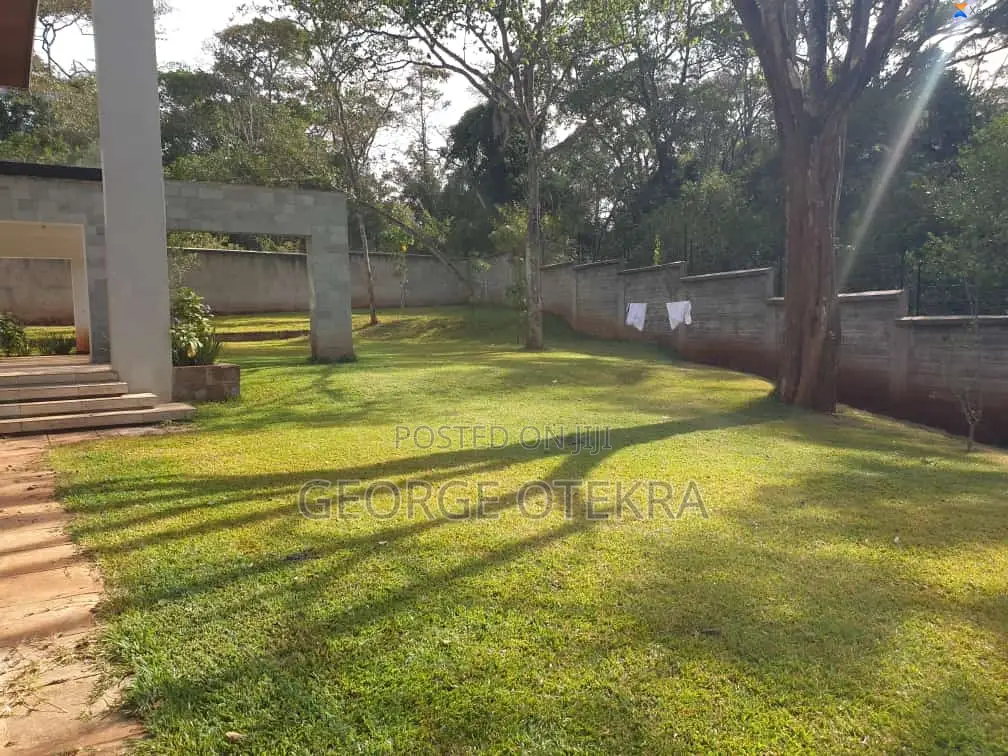 Landscaping, Lawn Mowing Trimming And Designing