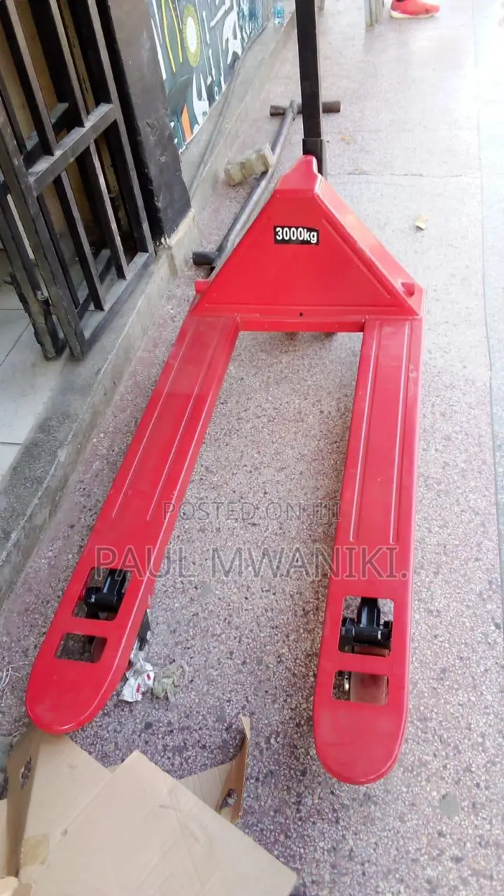 Hydraulic Hand Pallet Jack. 3000kgs.
