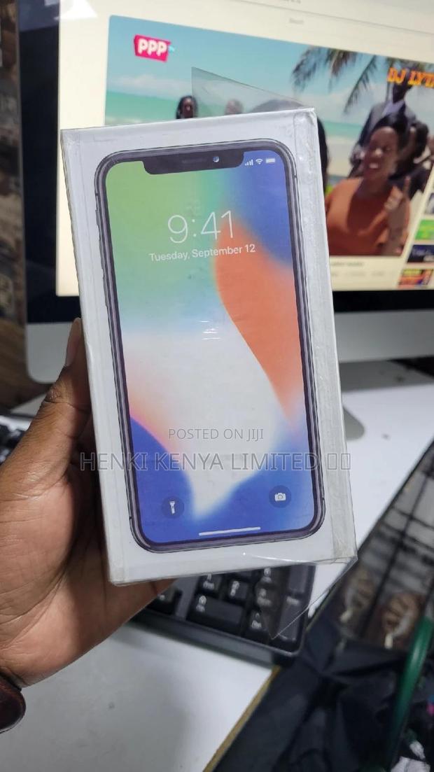 New Apple iPhone X 256 GB Silver - main view
