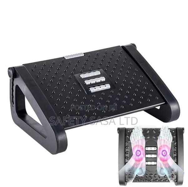 Ergonomic Adjustable Footrest