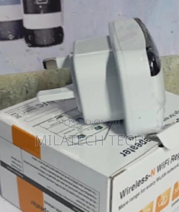 New Genuine 300 MBPS Wifi Repeater Wifi Range Extender - main view