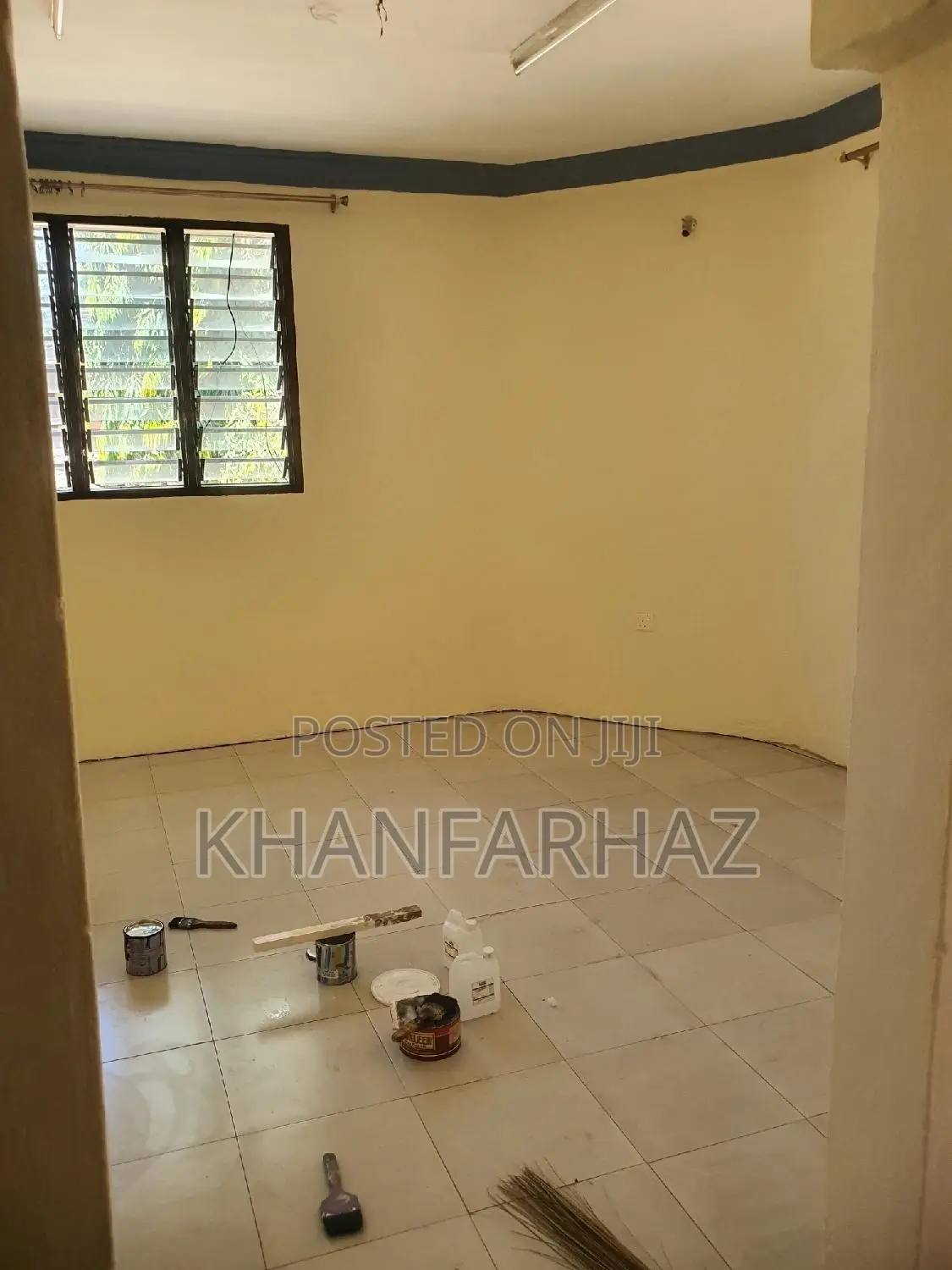 2bdrm Block of Flats in Vescon Estate for sale