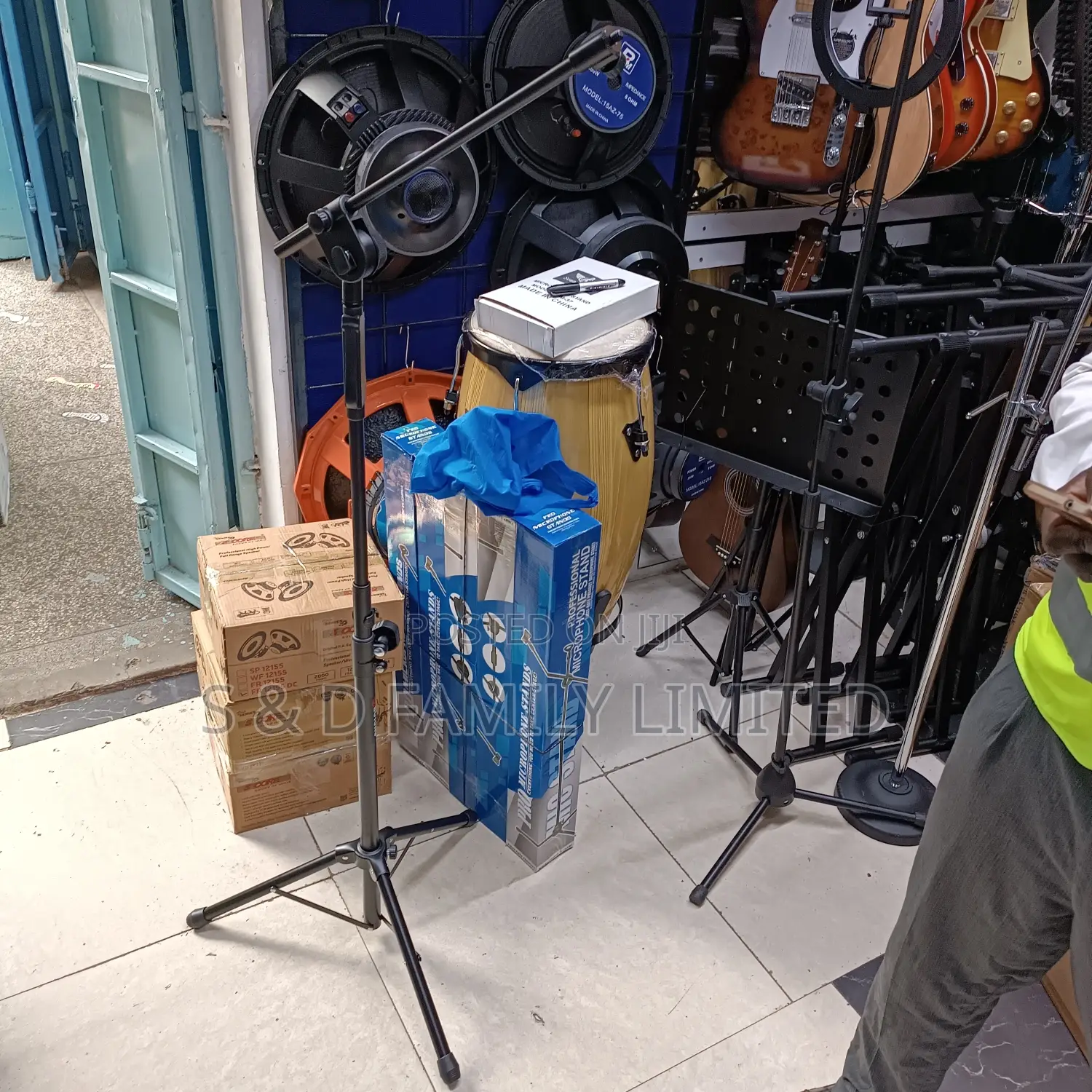Boyong Tripod Stand BY-789