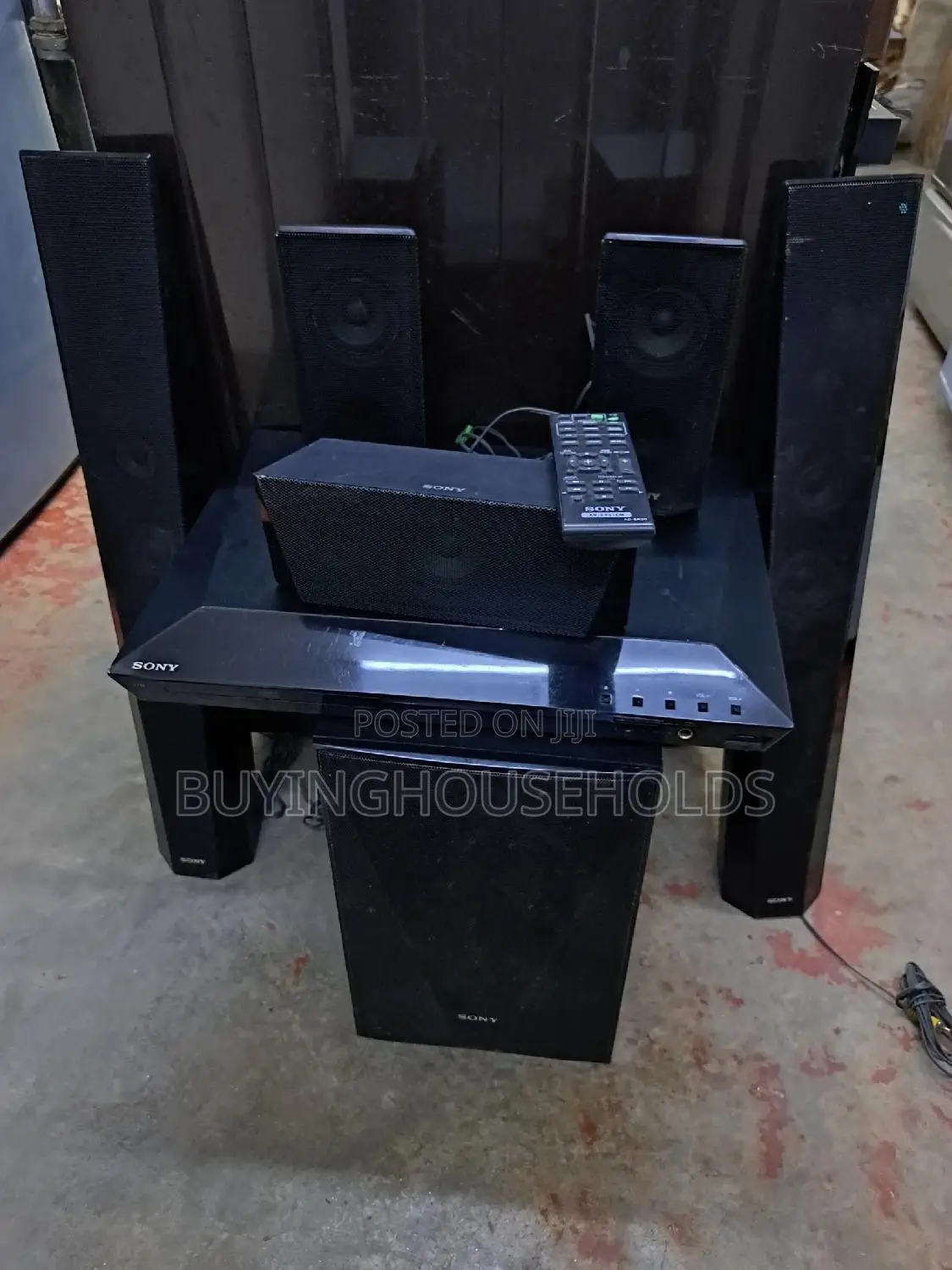 Sony Dz650 Hometheatre(Tallboys Missing Stands)
