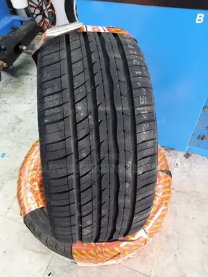 245/40r18 Roadx Tyre