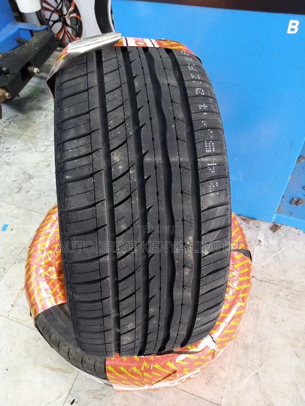 245/40r18 Roadx Tyre - thumbnail 2