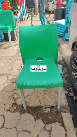 Green Armless Plastic Chairs With Metal Legs