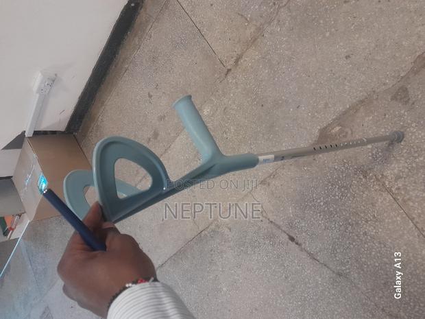 Elbow Cructhes Open - main view