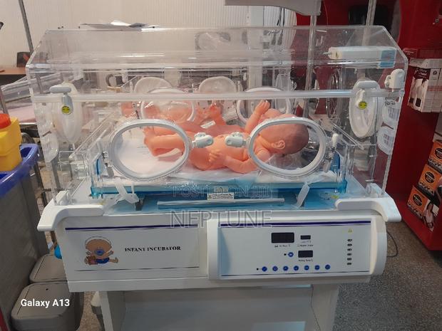 Infant Incubator - main view