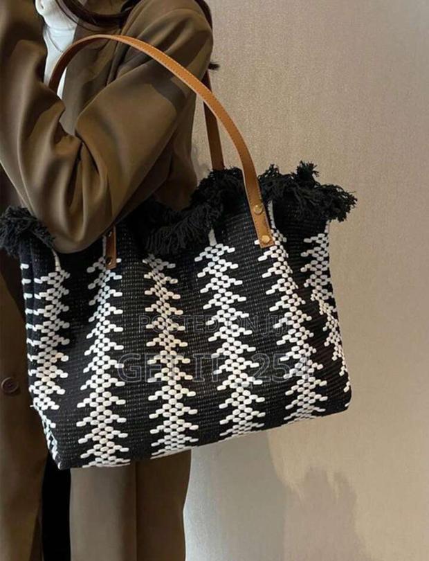 Trendy Fashion Caps - thumbnail 4