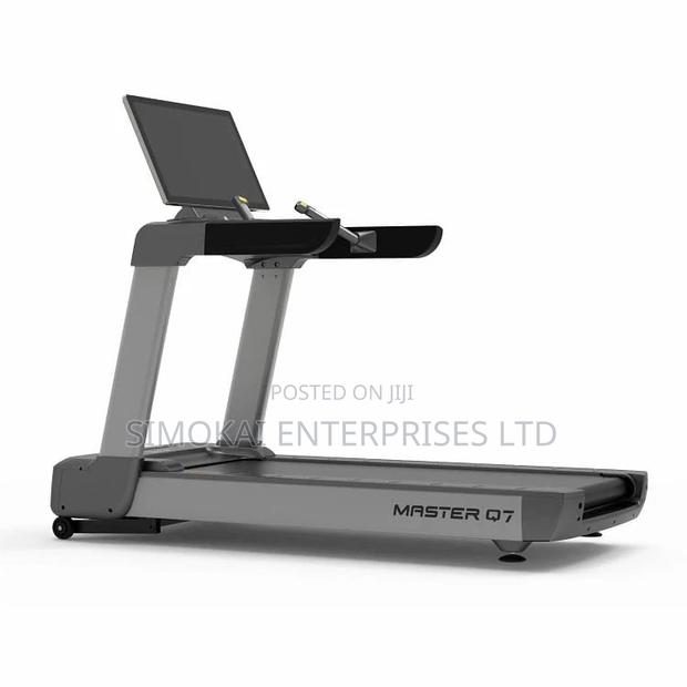 Wide Screen Heavy Commercial Treadmill Master Q7P