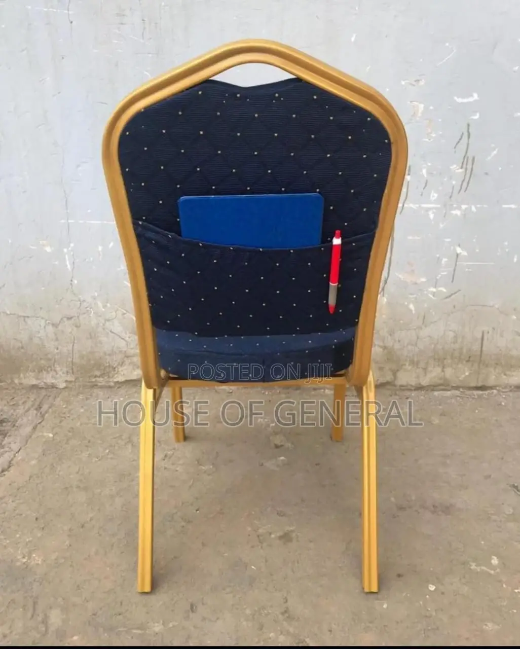 Strong and Comfortable Chair With Metal Legs