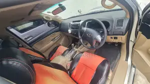 Toyota Hilux 2015 Gray