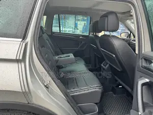 Volkswagen Tiguan 2018 Gold
