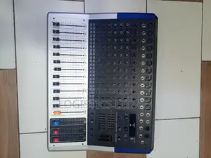 Peavey Kv120 12channel Pro Powered Mixer