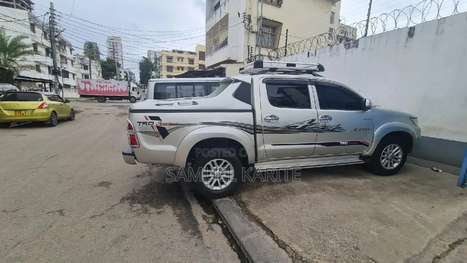 Toyota Hilux 2015 Gray