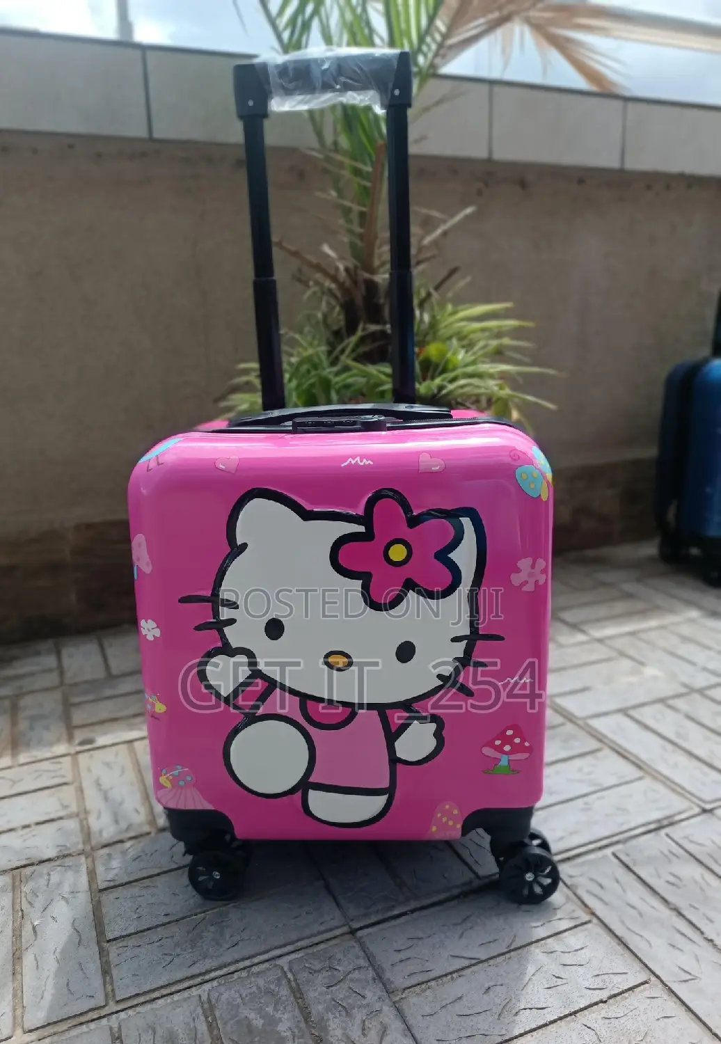*Cartoon Themed Fibre Suitcase*
Zipper Closure Frame.