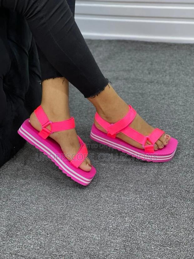 Big Capacity Sandals - thumbnail 3