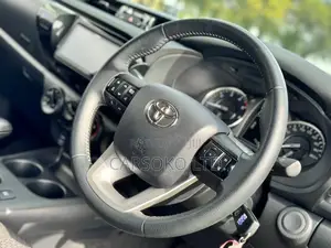 Toyota Hilux 2020 Black