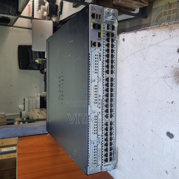 Cisco 2921 Router - thumbnail 2