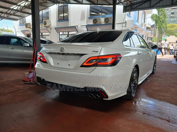 Toyota Crown 2018 Pearl - thumbnail 6