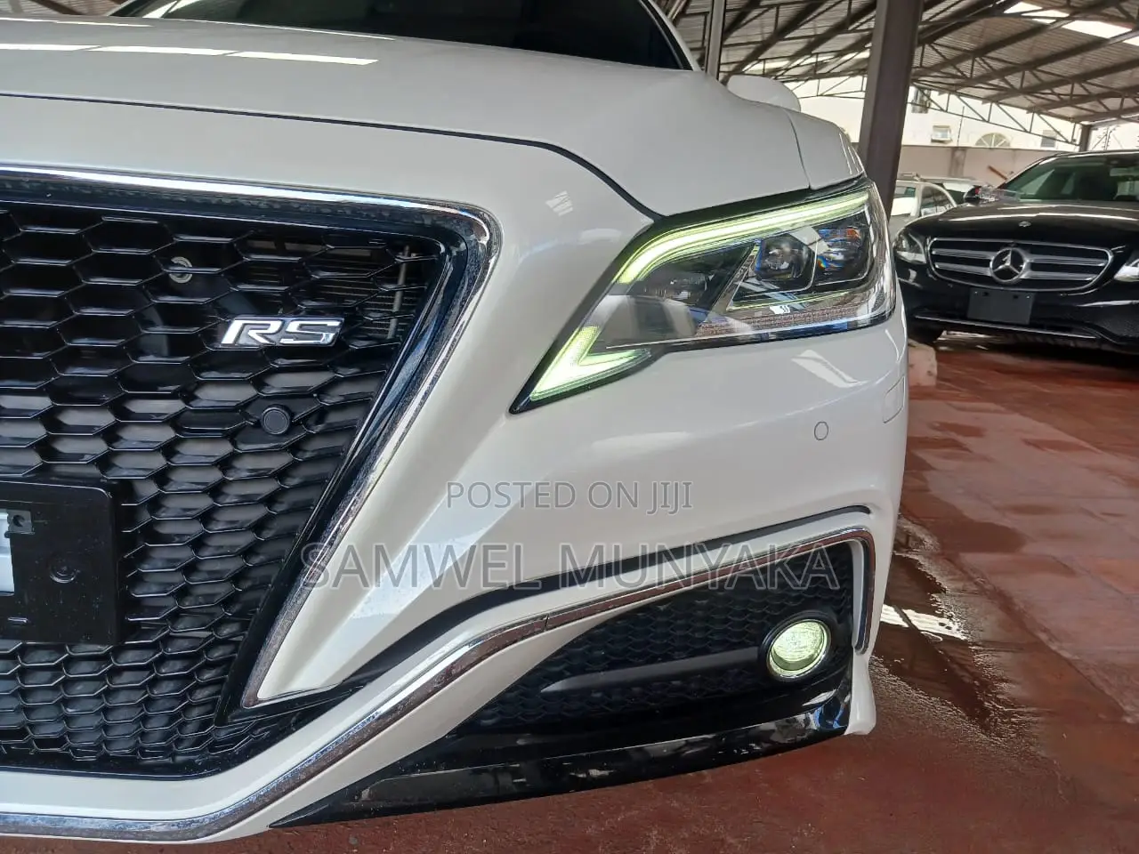 Toyota Crown 2018 Pearl