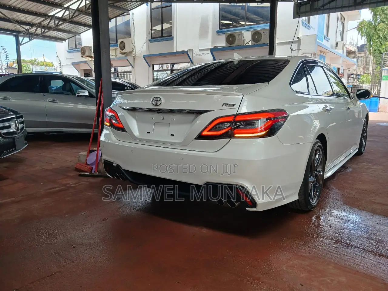 Toyota Crown 2018 Pearl