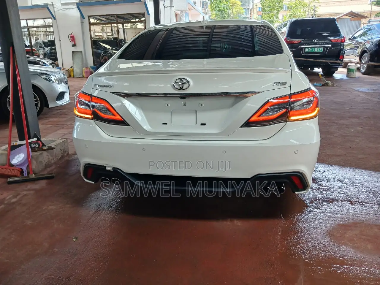 Toyota Crown 2018 Pearl