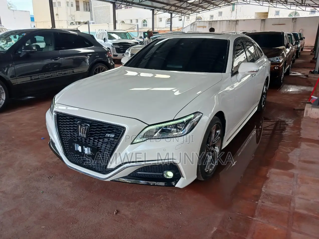 Toyota Crown 2018 Pearl