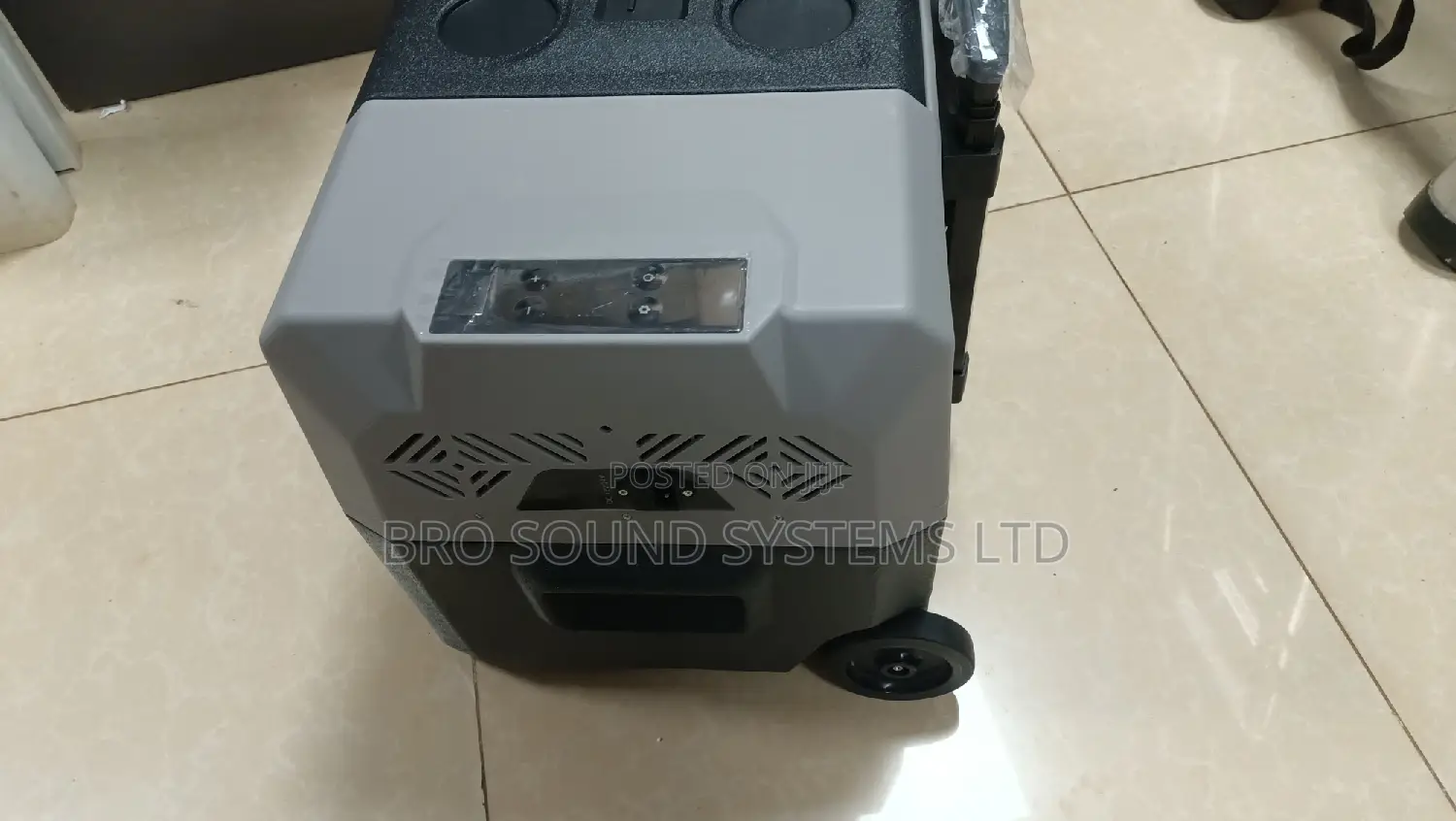30 Liters Car Fridge With Wheels