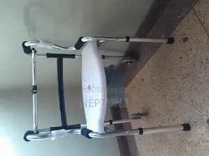 Walking Frame With Commode/Casters