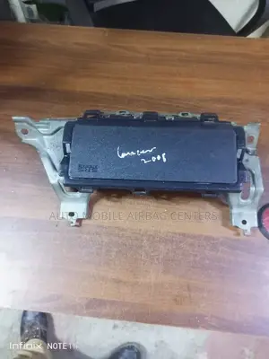 Mitsubishi Lancer Knee Airbags