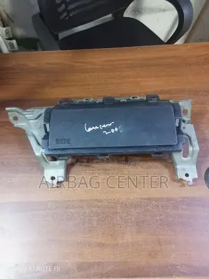 Mitsubishi Lancer Knee Airbags