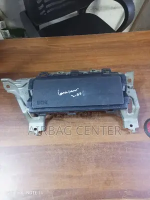 Mitsubishi Lancer Knee Airbags