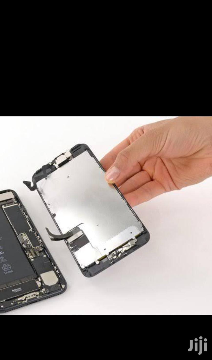 All iPhones Screens Replacement Services Available