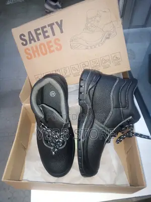 Original Calzado Safety On Offer