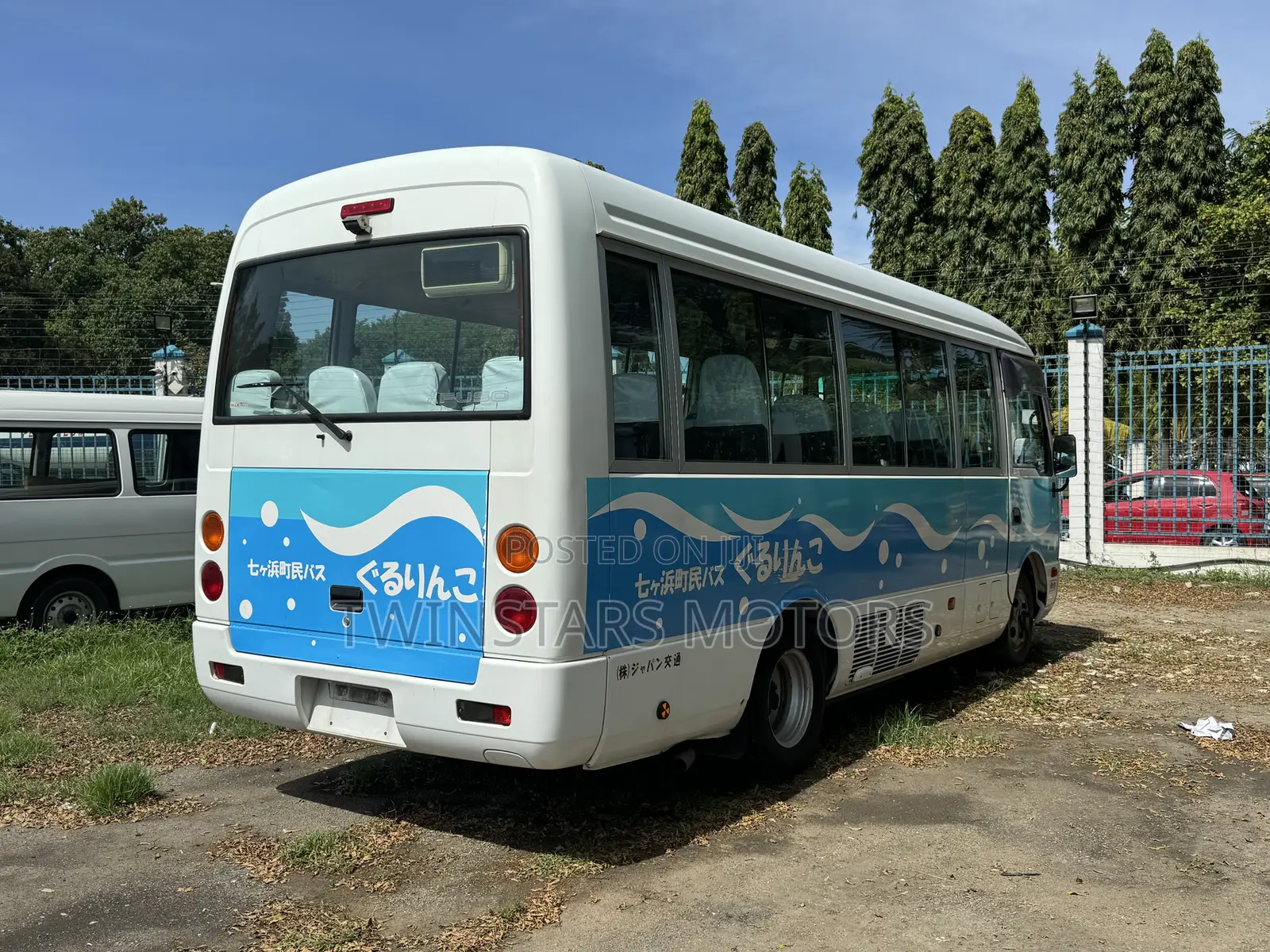 Mitsubishi Fuso Rosa 2017 White