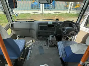 Mitsubishi Fuso Rosa 2017 White