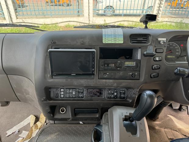 Mitsubishi Fuso Rosa 2017 White - thumbnail 8