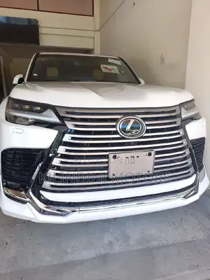 Lexus LX 2018 White