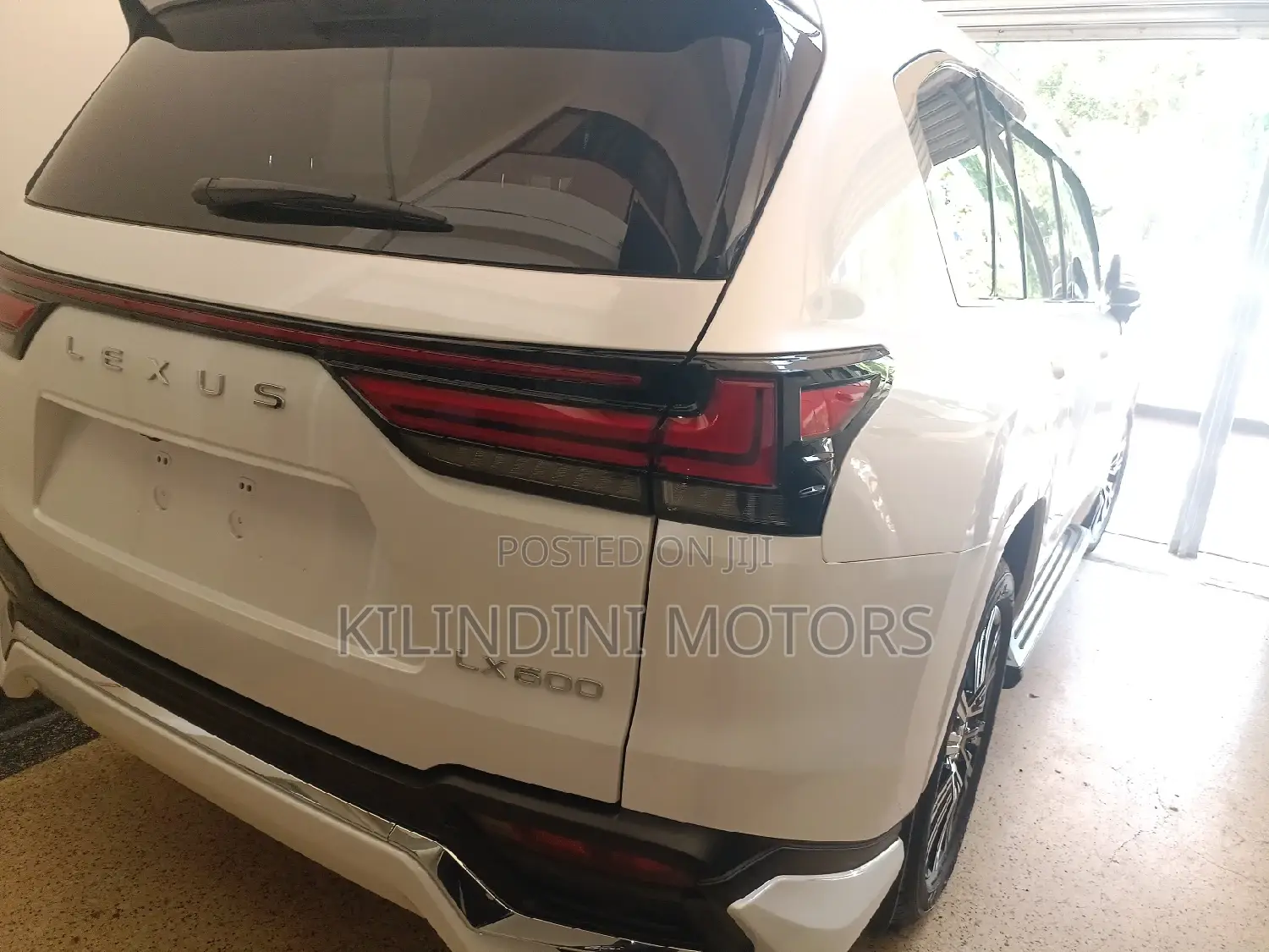 Lexus LX 2018 White