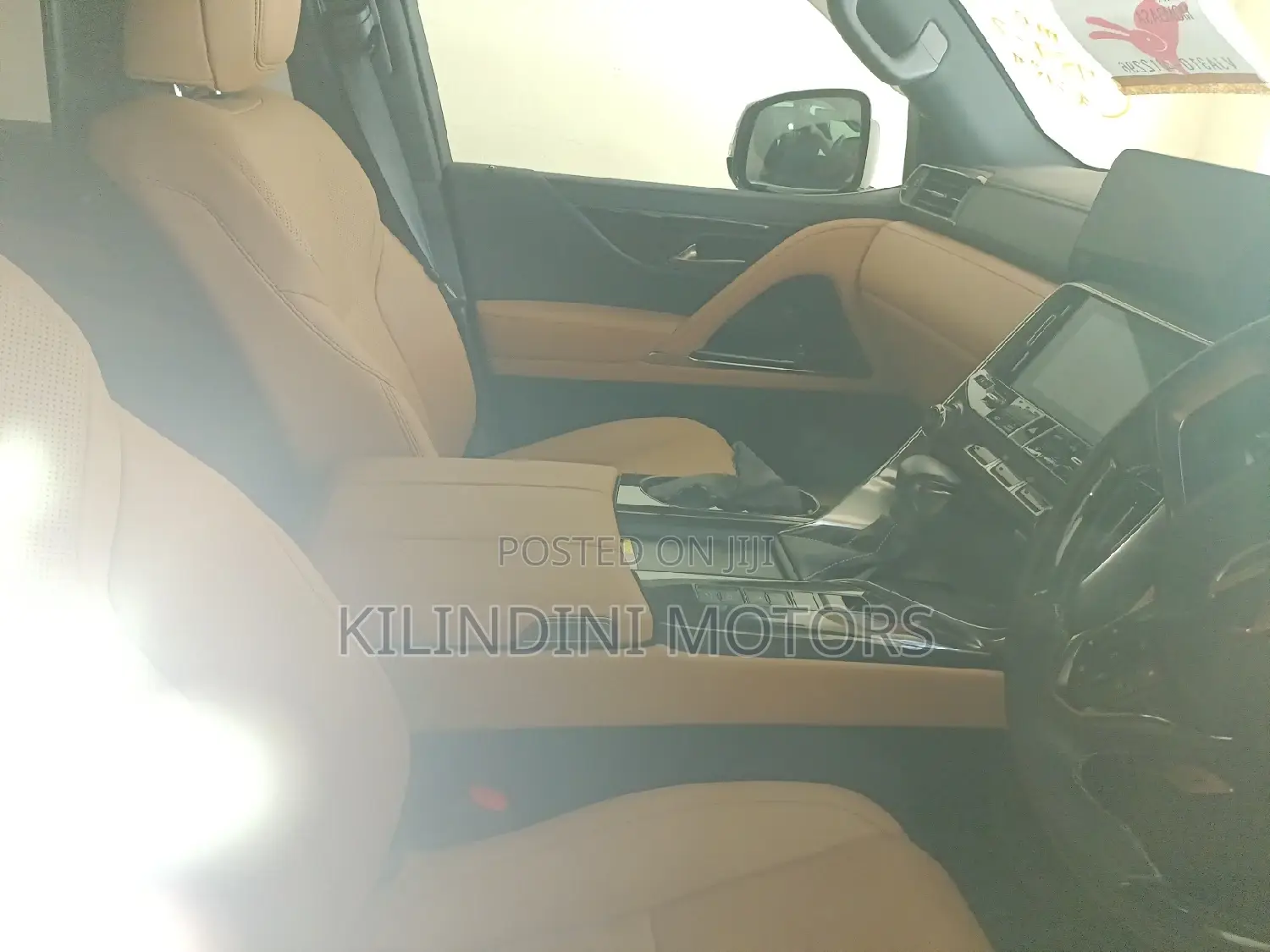 Lexus LX 2018 White