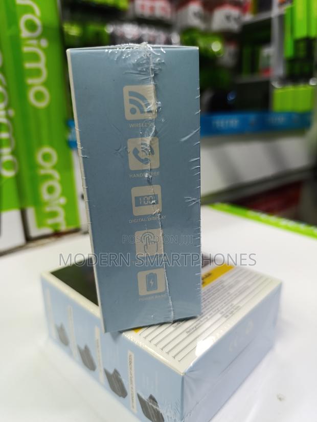 True Wireless Earbuds With Power Bank - thumbnail 4