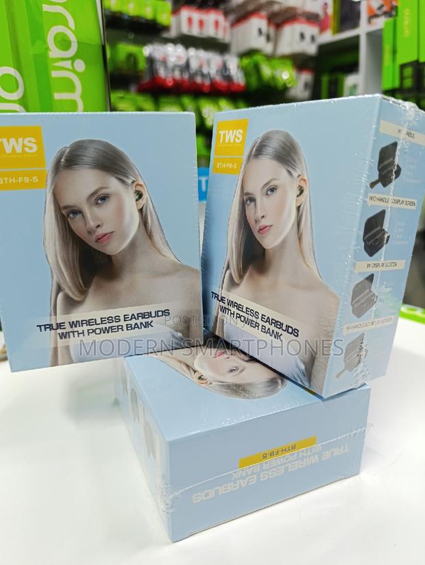 True Wireless Earbuds With Power Bank - thumbnail 3