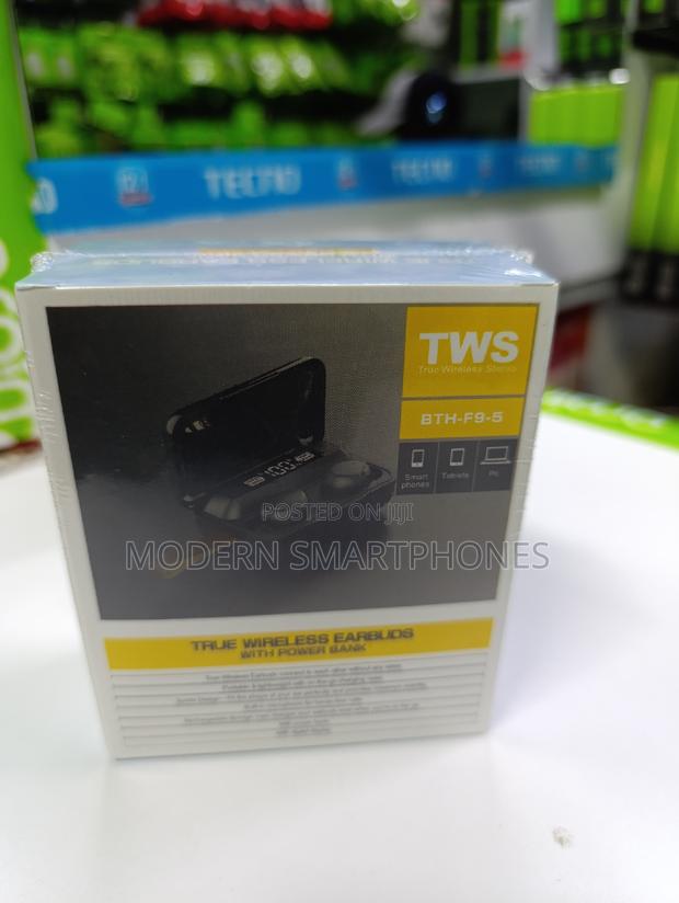 True Wireless Earbuds With Power Bank - thumbnail 6