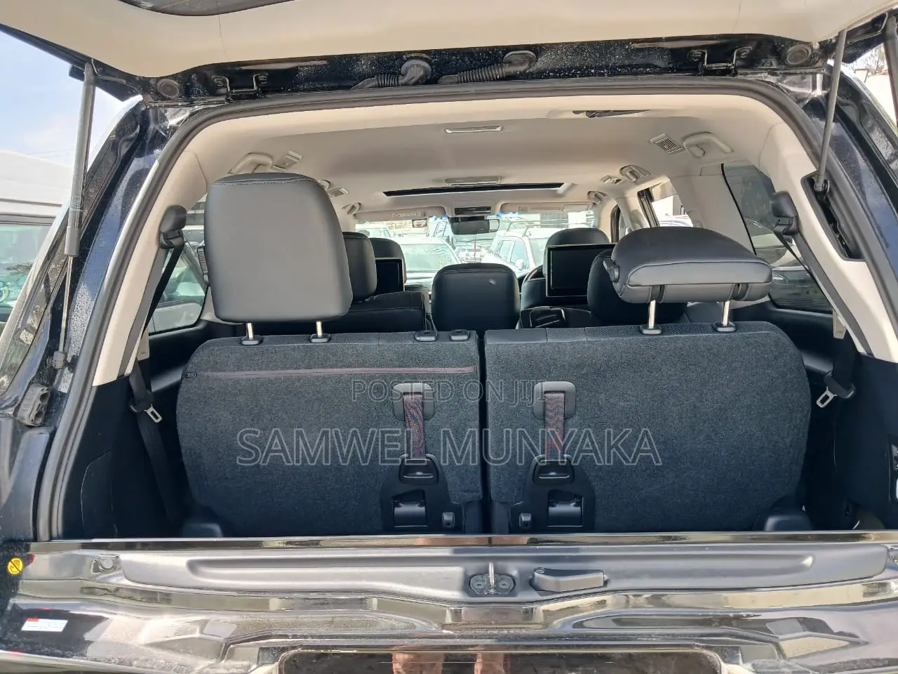 Lexus LX 570 AWD 2017 Black